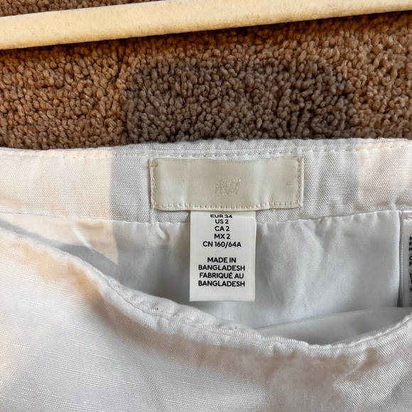 White linen mini skirt - Picture 3 of 3